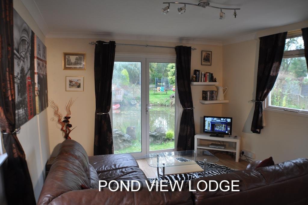 Pond View Lodge 