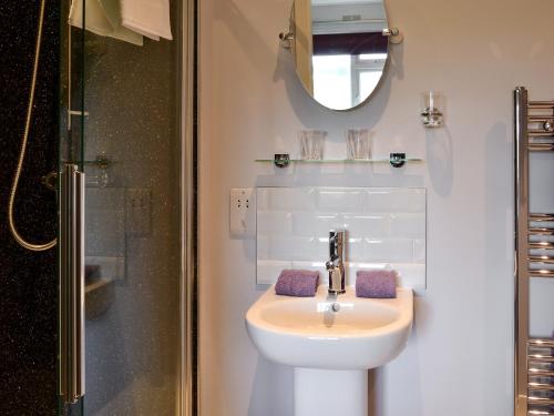 Pine Tree Cottage Uk5515 (پین تری كوتاج اوك۵۵۱۵) 