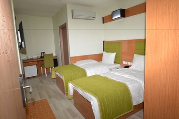 Grand Aga Hotel (گرند آگا هتل) Guestroom