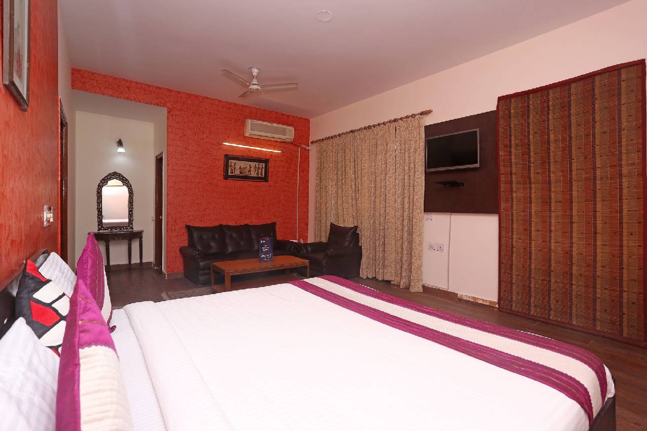 Oyo 12722 B K House 
