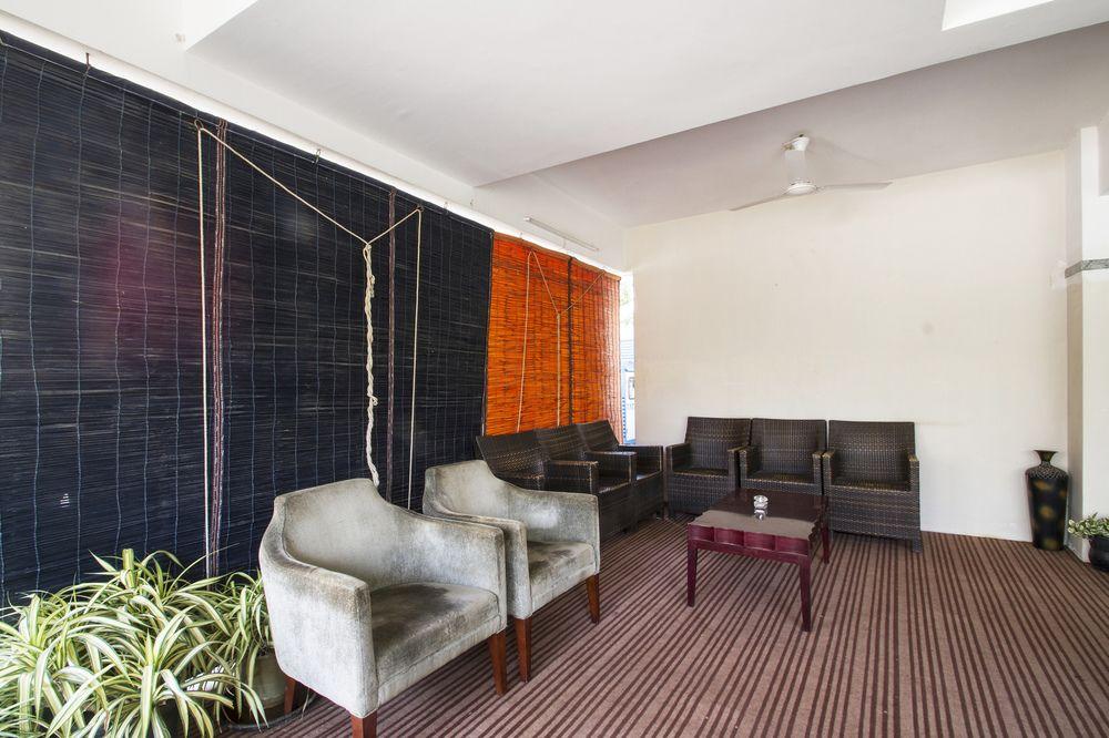 Oyo 11396 Hotel Cyprus Inn 