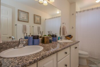 Luxurious 6br 7min To Las Vegas Strip Bathroom Sink