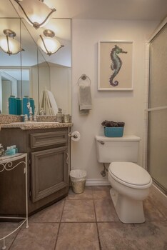 Luxurious 6br 7min To Las Vegas Strip Bathroom