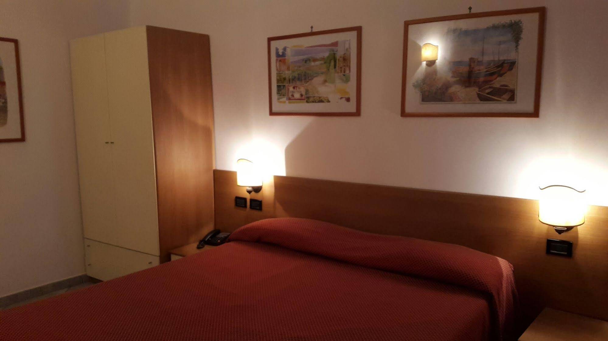 Hotel Mediterraneo 
