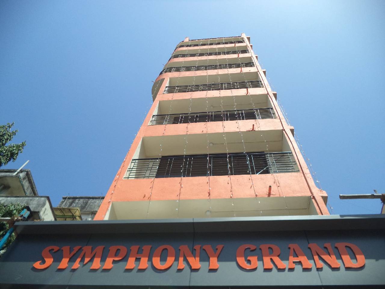 Hotel Symphony Grand 