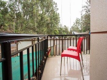 Oyo 12260 Traveler's Inn (اویو ۱۲۲۶۰ تراولرس این) Balcony