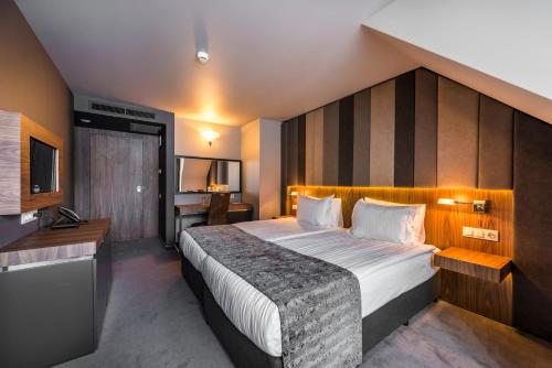 All Seasons Residence Hotel 