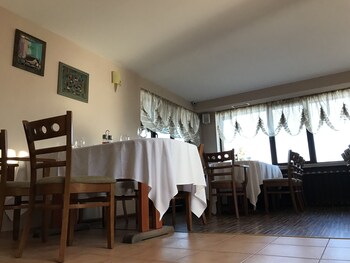 Hotel Restaurant Chairite (هتل رستاورانت چیریت) 