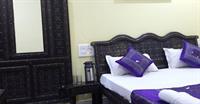 Meera Mahal Hotel 