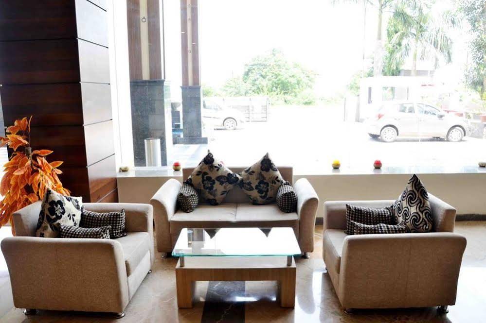Oyo Rooms Indore Ujjain Road Iii 