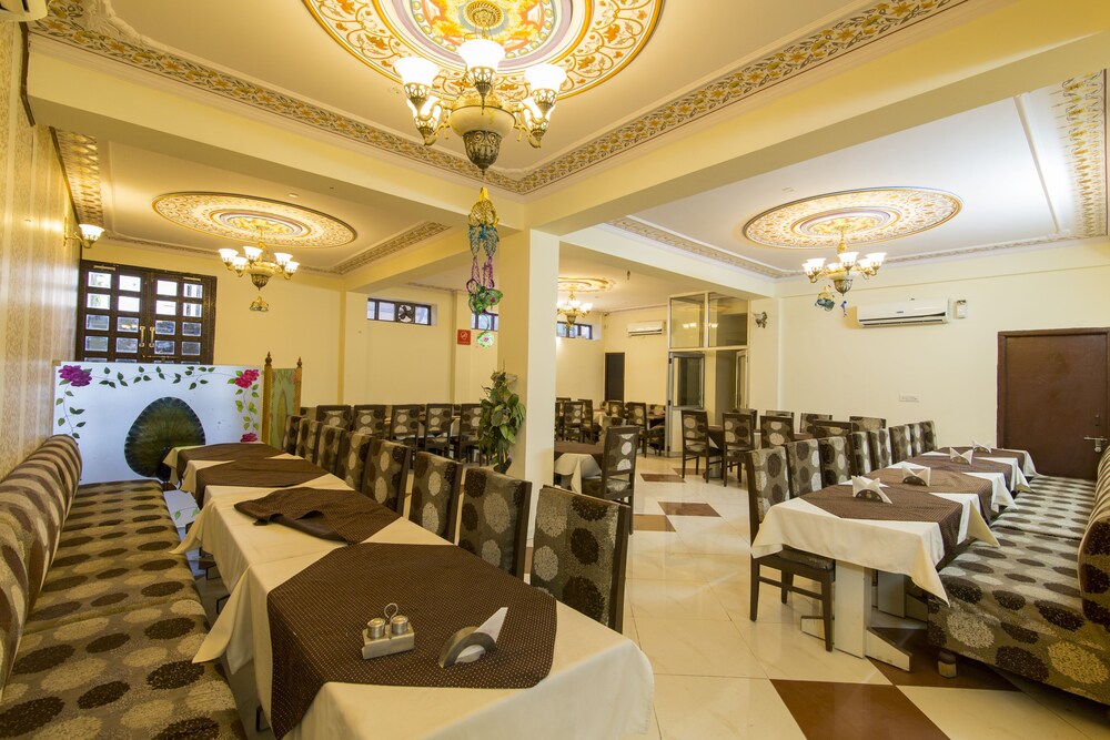 Oyo 2262 Hotel Heritage Inn Restaurant