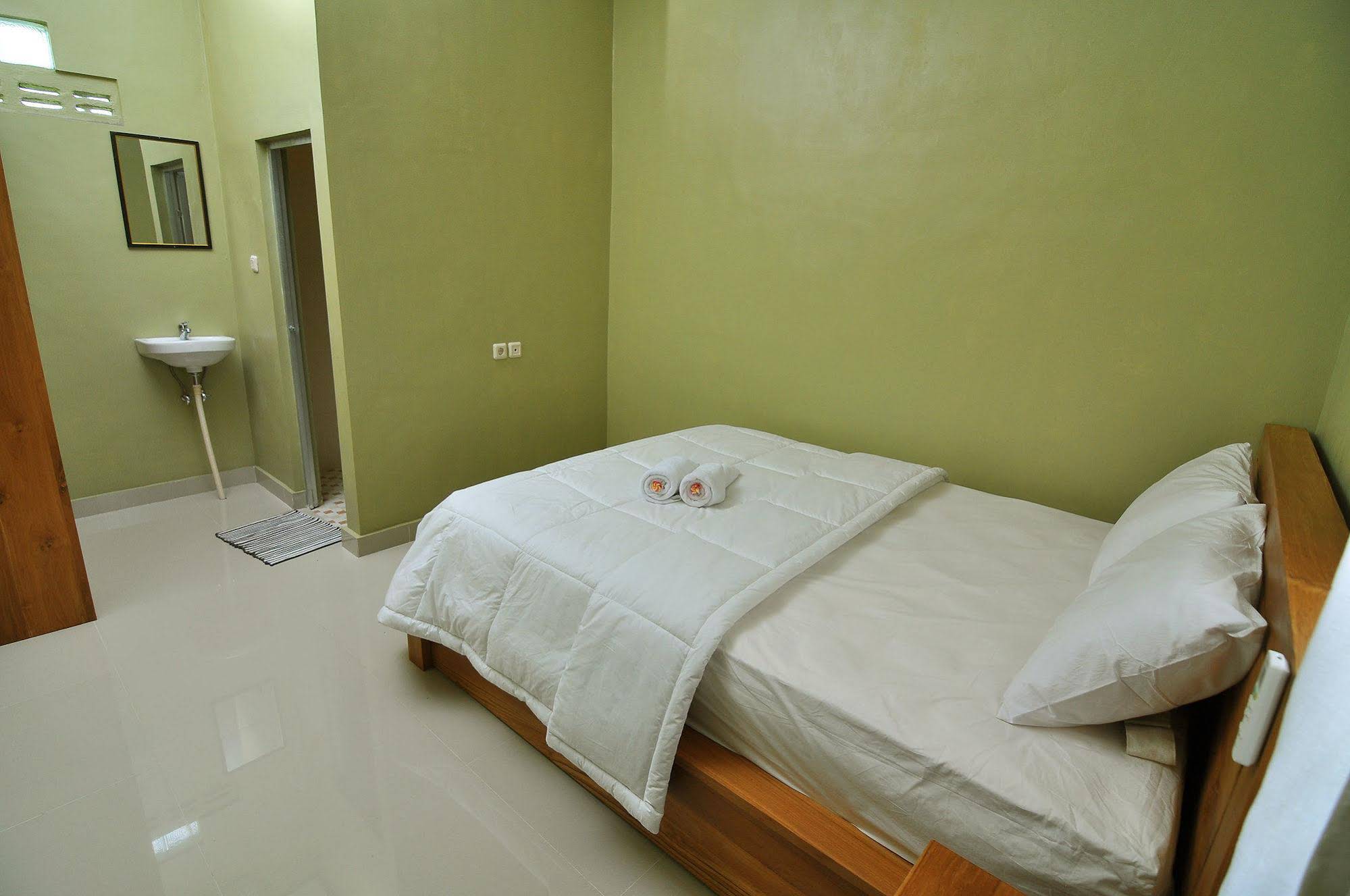 Cempaka Mas Guesthouse Canggu 