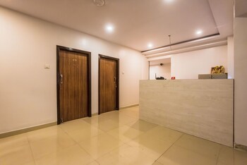 Hotel Vashi Inn 