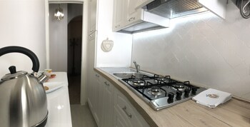 Saint Philippe Maison In-Room Kitchenette