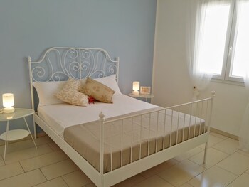 Apulia Tourist Mancaversa Guestroom