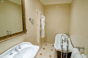 Greywalls Hotel & Chez Roux Bathroom