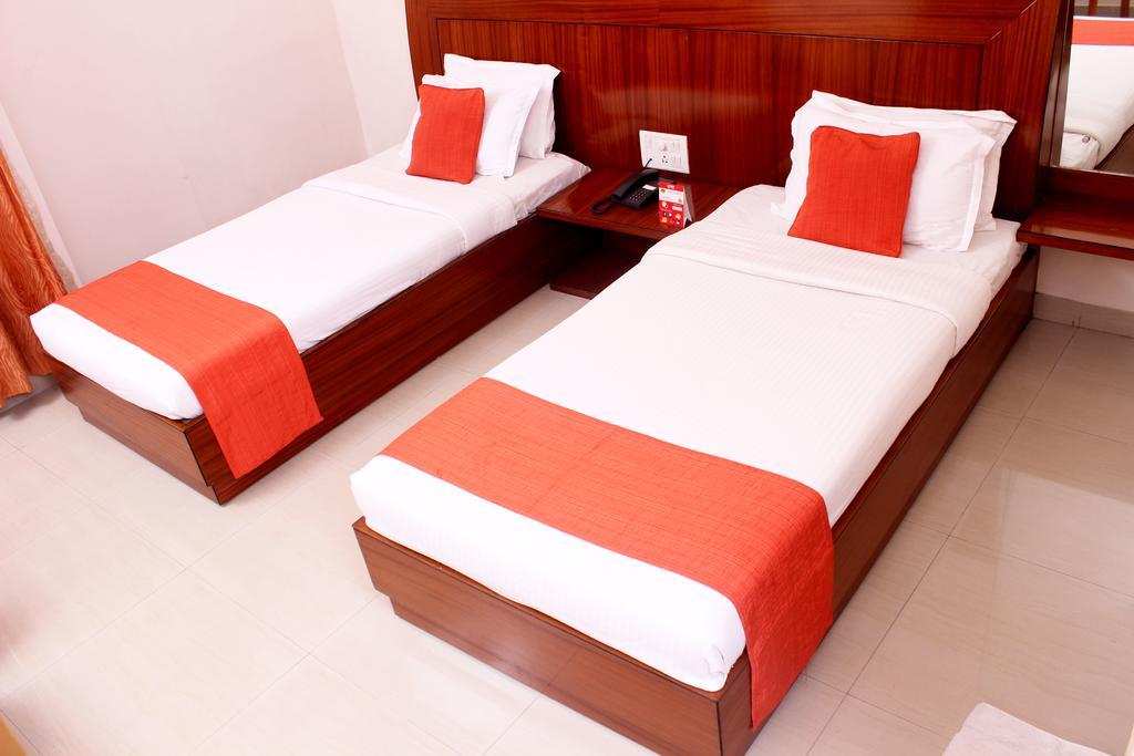 Oyo 1446 Hotel Heera Celebration 