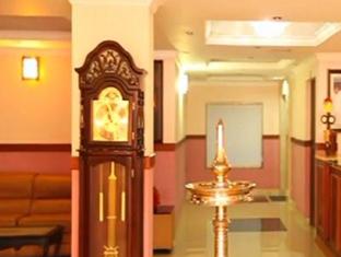 Silver Sands Lakeview Homestay Resort 