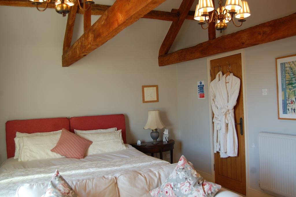Home Barn Bed And Breakfast 