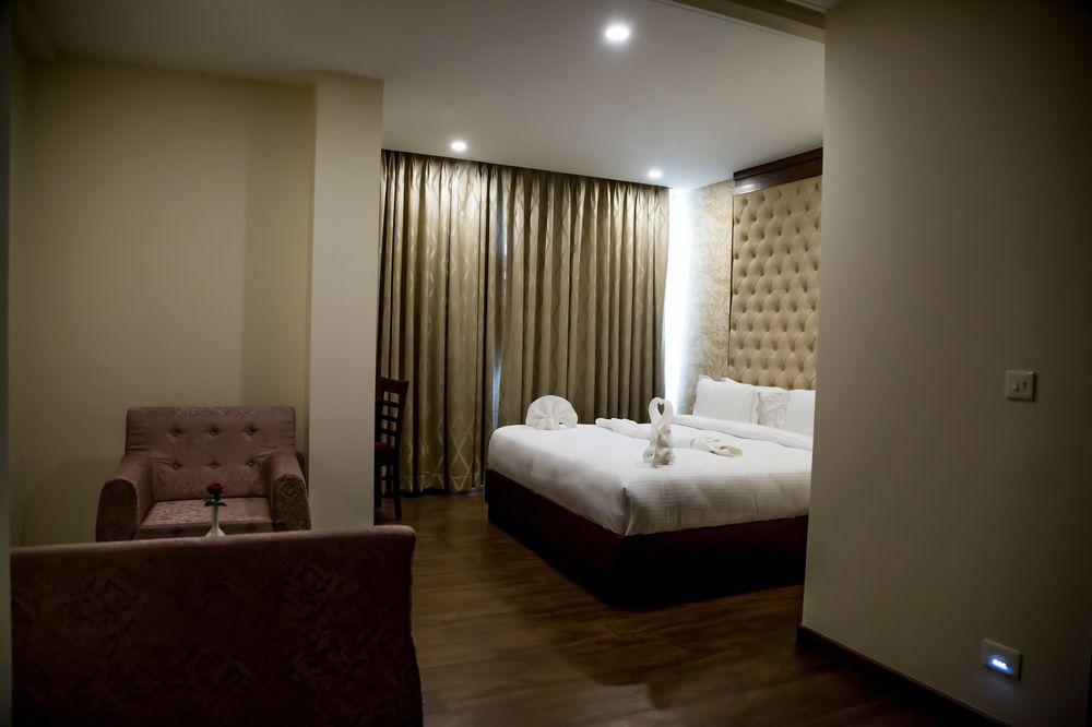 Hotel Awadh Palace 