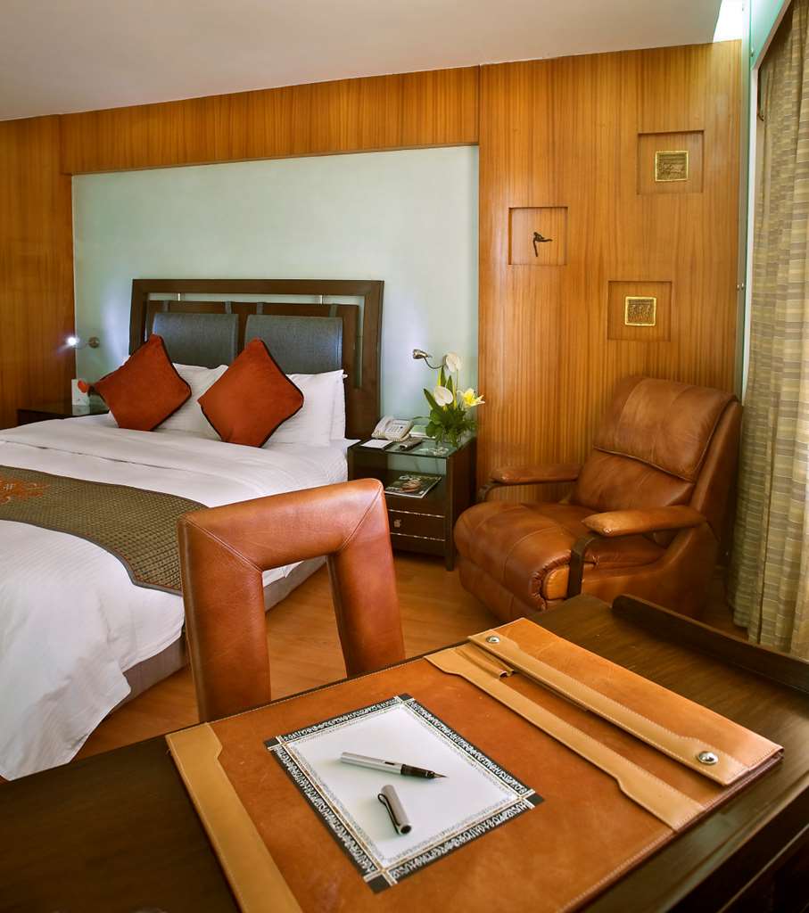 The Lalit Mumbai Airport Guest room