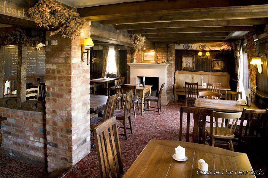 Premier Inn Waltham Abbey (پرمیر این والتام آبی) 