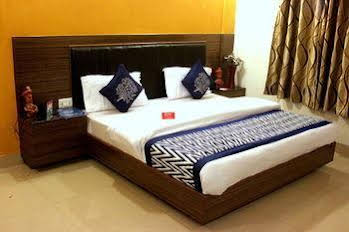 Oyo Rooms Mussoorie Library 