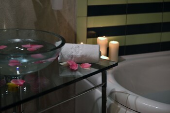 Robur Marsorum (روبور مارسوروم) Bathroom