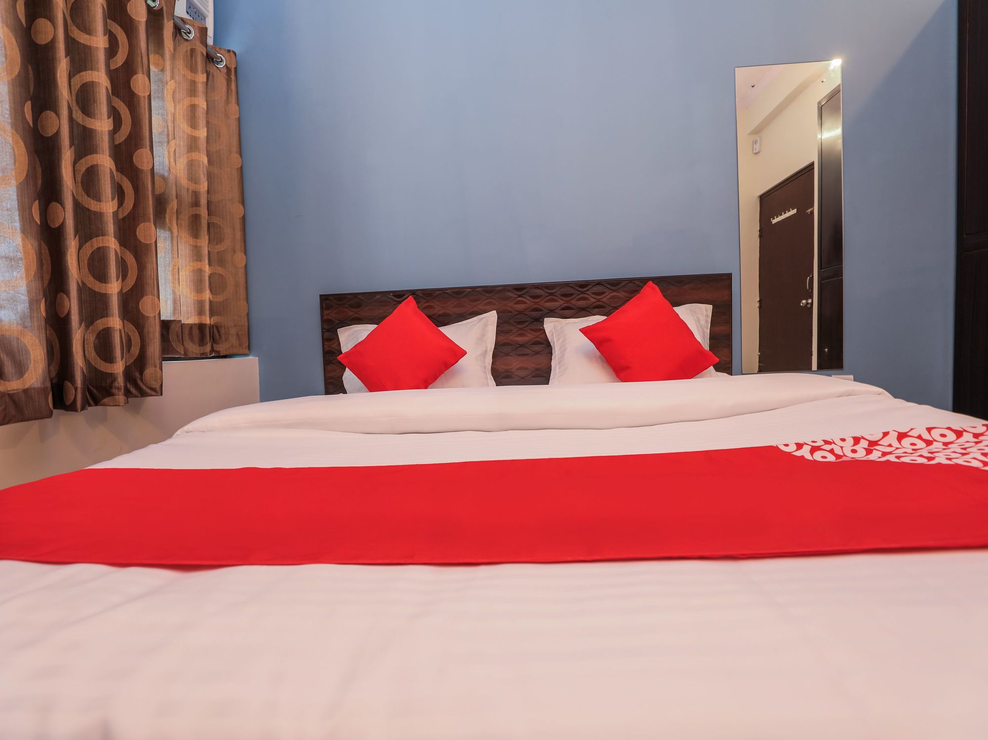 Oyo 14911 New Airport Residency 