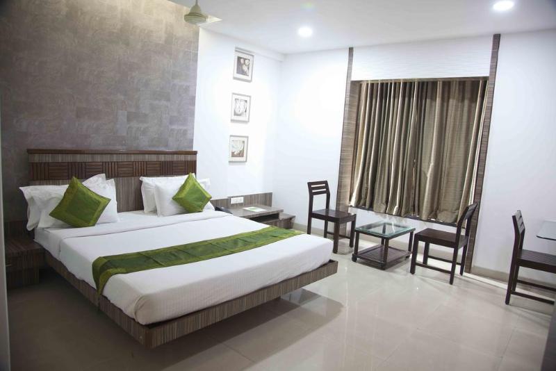 Treebo Admiral Suites Room
