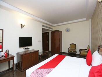 Oyo 16565 Karnal Haveli Guestroom