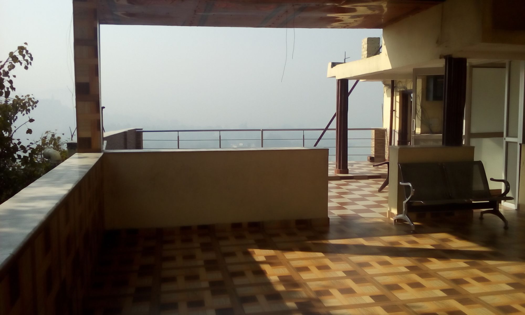 Hotel Ganesha Inn 