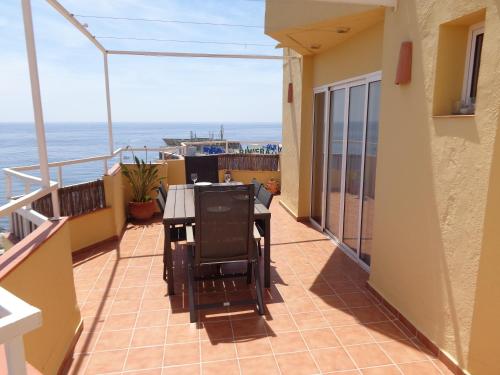 Duplex Puerto Marina Hotel Description