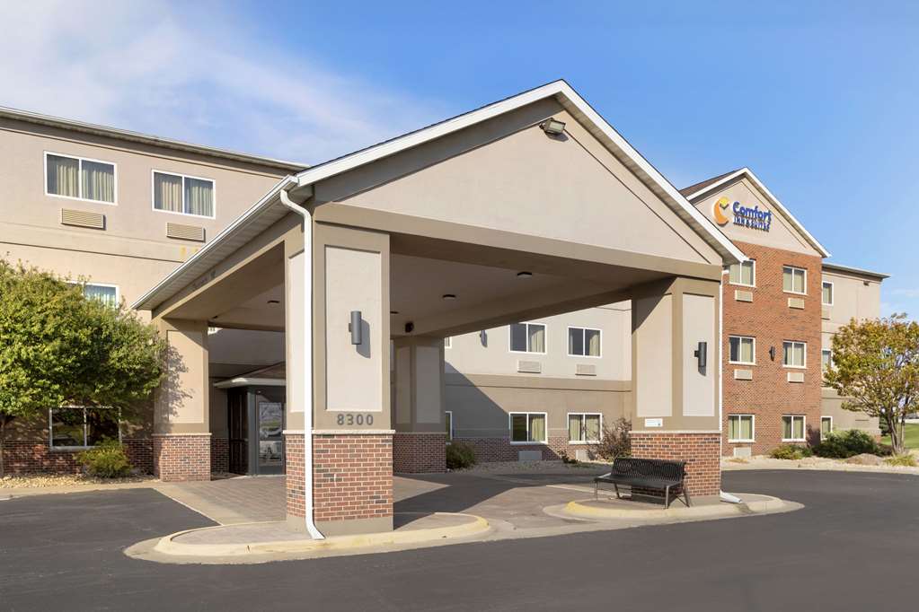 Comfort Inn & Suites Davenport Quad Cities - photo 2