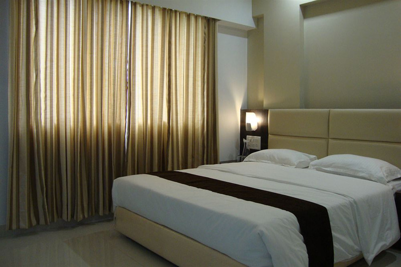 Fabhotels Galaxy Comforts Room
