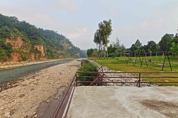 Corbett Riverside Resort 
