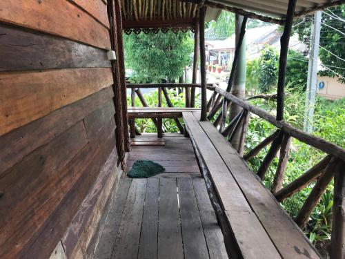 Baan Naninaw 