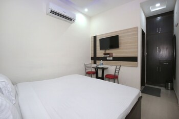 Oyo 4727 Hotel Sangam Pacific Guestroom