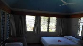 Safe Landing Resort 
