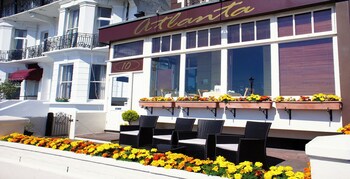 Atlanta Guesthouse (آتلانتا گست هاوس) Hotel Front
