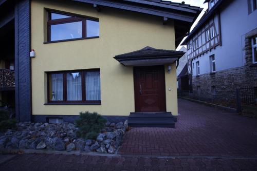 Ferienwohnung Hintze (فرینووهنونگ هینتز) 