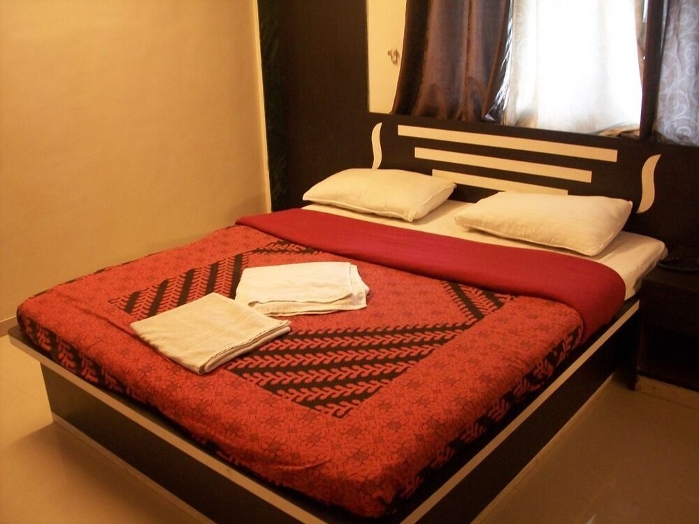 Hotel Yashraj Inn Guestroom