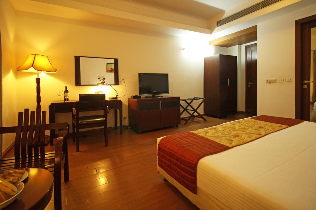 Mint Sarojville Suites 