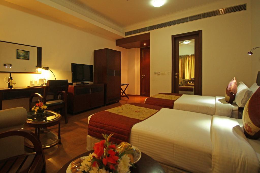 Mint Sarojville Suites 