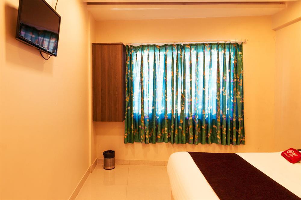 Oyo Rooms Sakinaka Metro Station Gate 2 