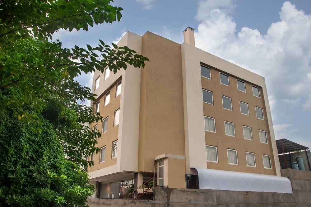 Hotel Awadh Palace 