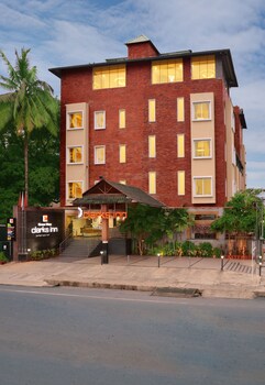 Green View Clarks Inn Hotel Front