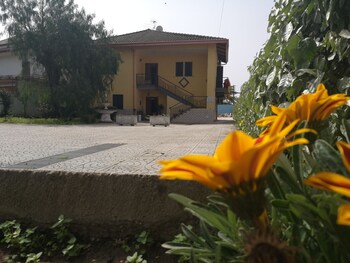 Garden Inn Featured Image