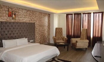 The Royal Paradise Guestroom