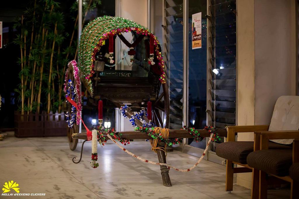 Sri Janakiram Hotels (اسری جاناكیرام هتل) 
